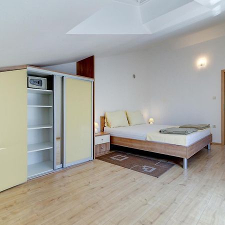 Apartmani Lili Novi Vinodolski Zewnętrze zdjęcie