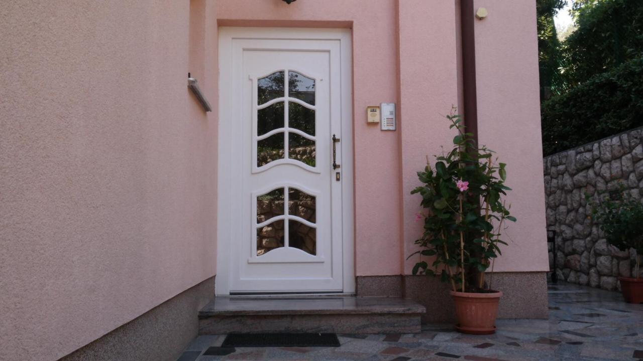 Apartmani Lili Novi Vinodolski Zewnętrze zdjęcie