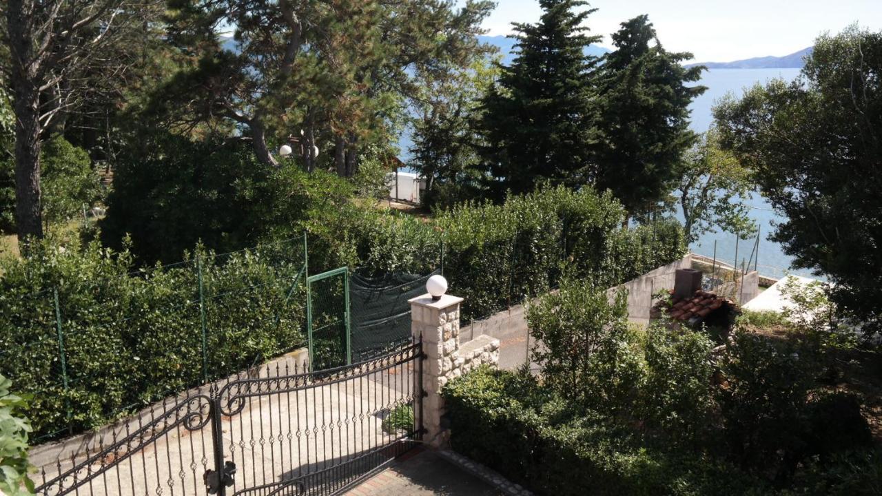 Apartmani Lili Novi Vinodolski Zewnętrze zdjęcie