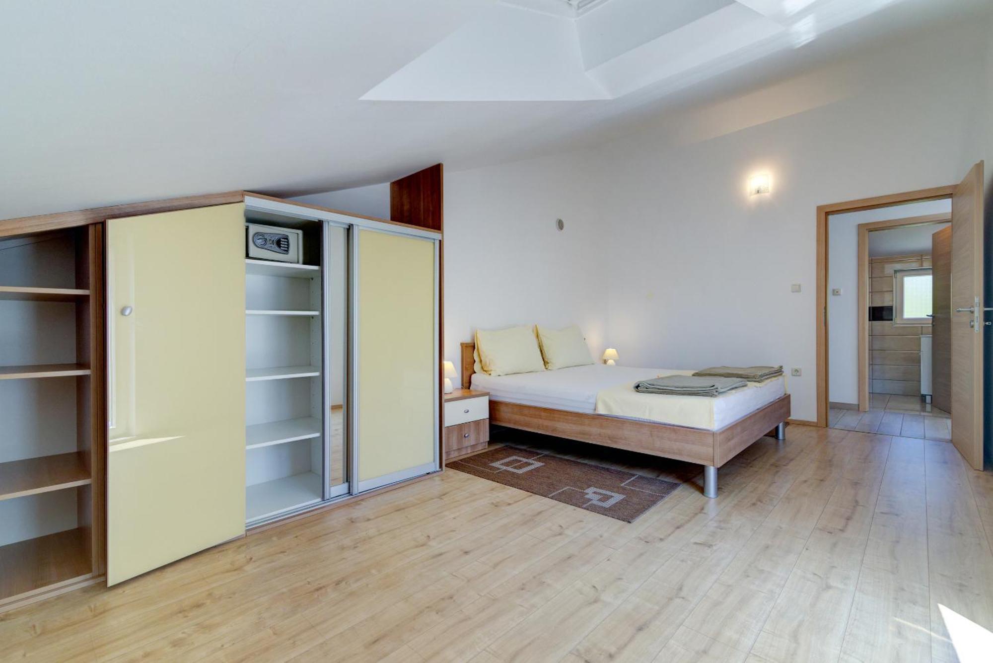 Apartmani Lili Novi Vinodolski Zewnętrze zdjęcie